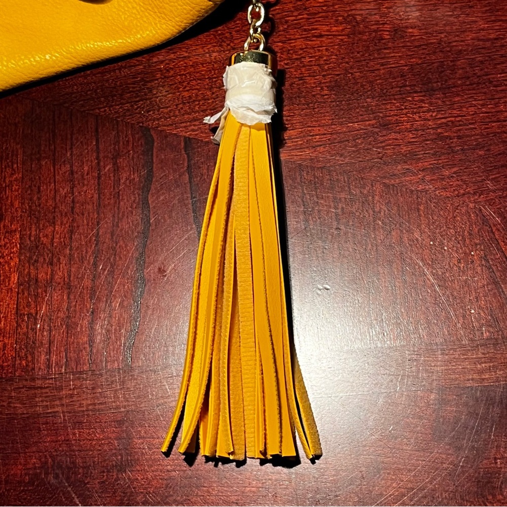 Yellow Tassel Women's Crossbody bag - Picture 6 of 7